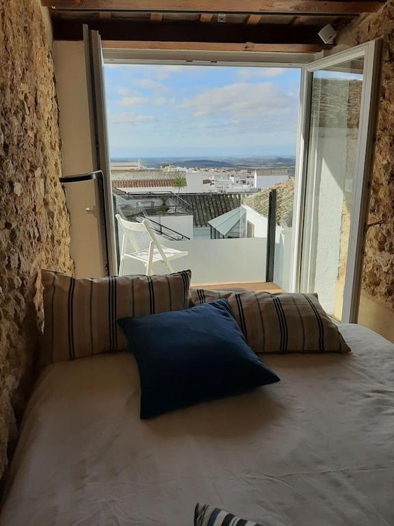 Apartment Sidonia, Luxury Historic Modern Townhouse, Swimming Pool, Terraces, Sea View. Medina-Sidonia