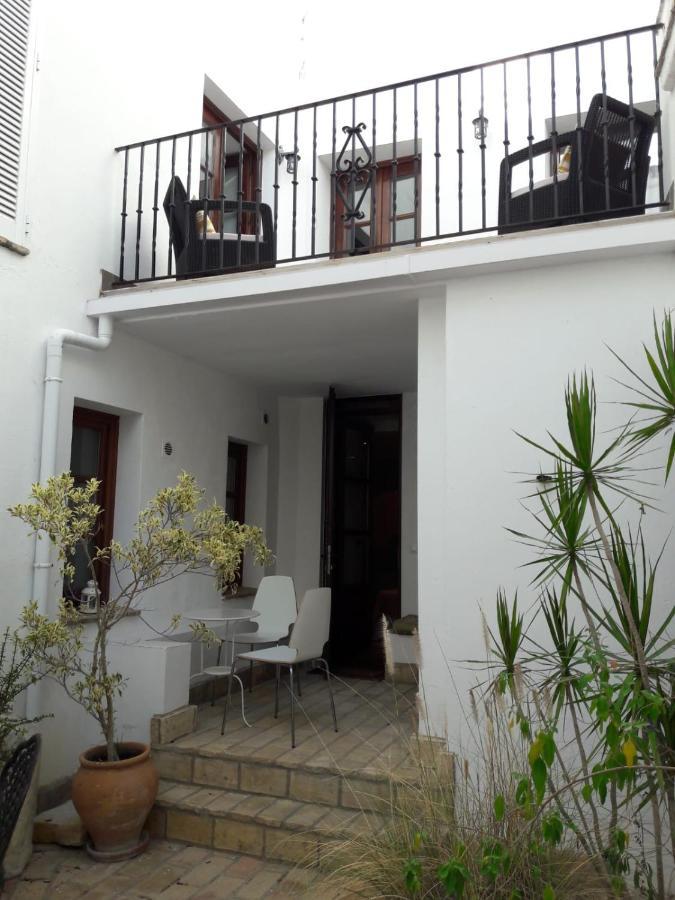 Apartment Sidonia, Luxury Historic Modern Townhouse, Swimming Pool, Terraces, Sea View. Medina-Sidonia