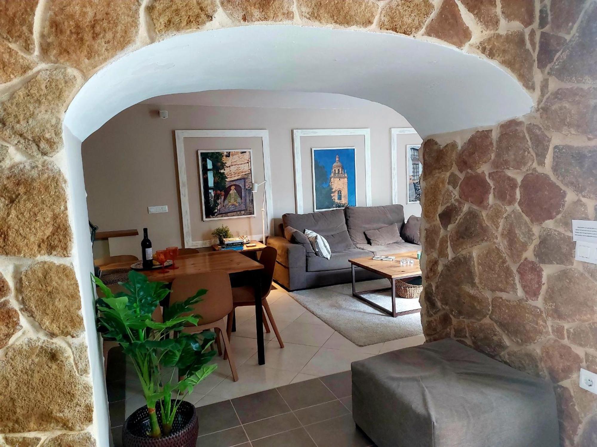 Apartment Sidonia, Luxury Historic Modern Townhouse, Swimming Pool, Terraces, Sea View.