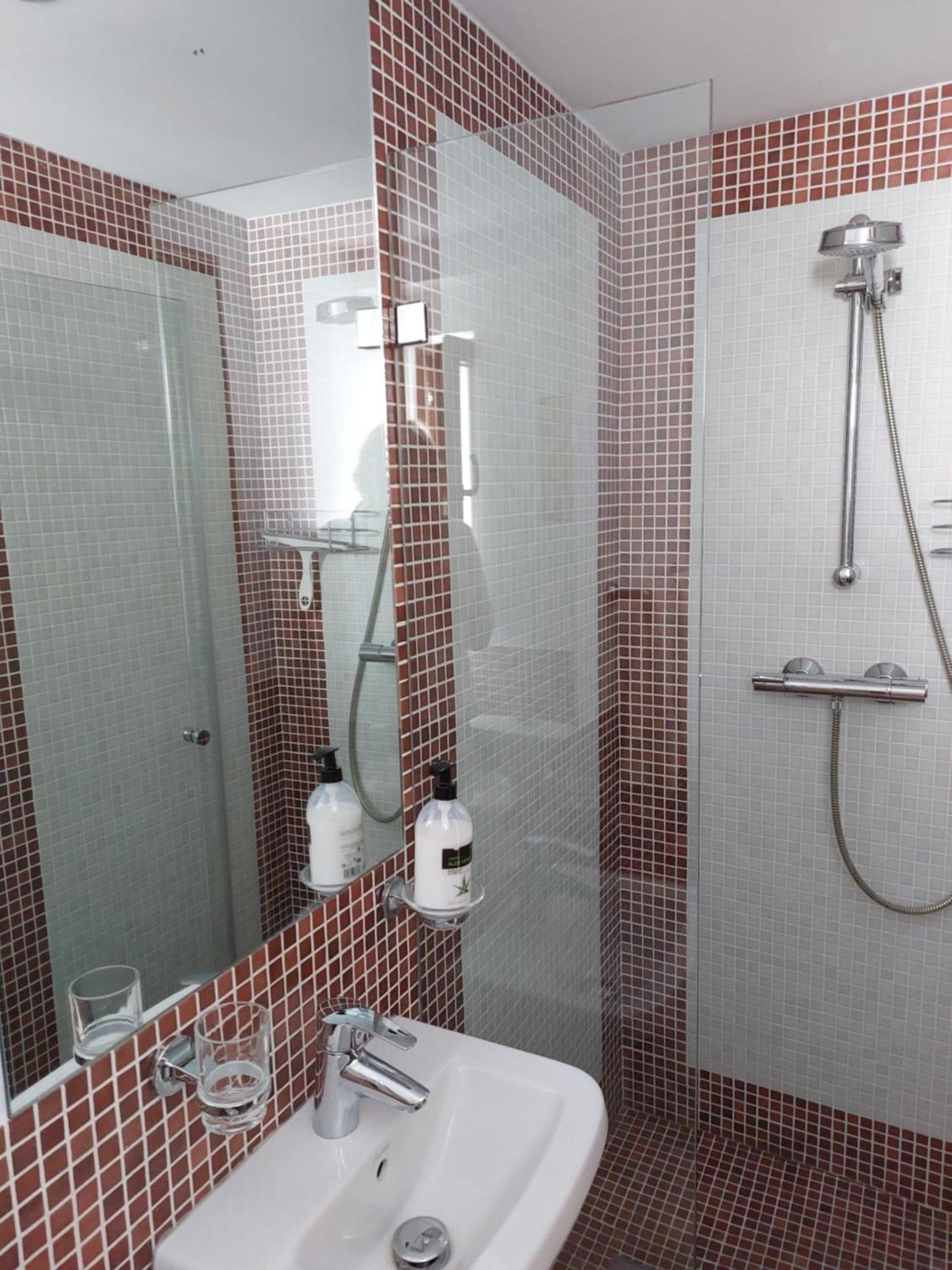 Sidonia, Luxury Historic Modern Townhouse, Swimming Pool, Terraces, Sea View. Apartment Medina-Sidonia