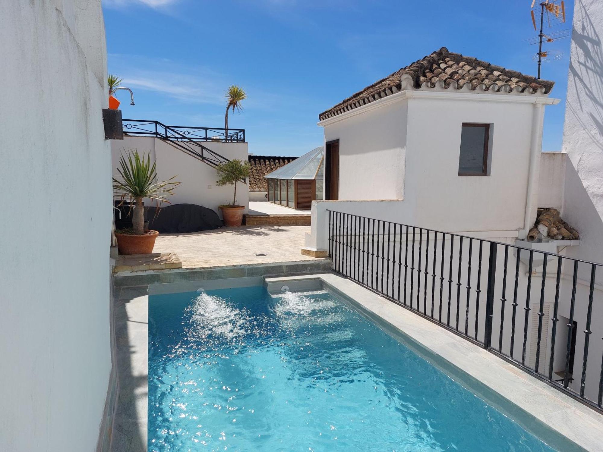 Sidonia, Luxury Historic Modern Townhouse, Swimming Pool, Terraces, Sea View.